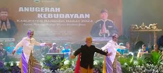 Pelatihan Seni Tradisional untuk Masyarakat Kabupaten Bandung